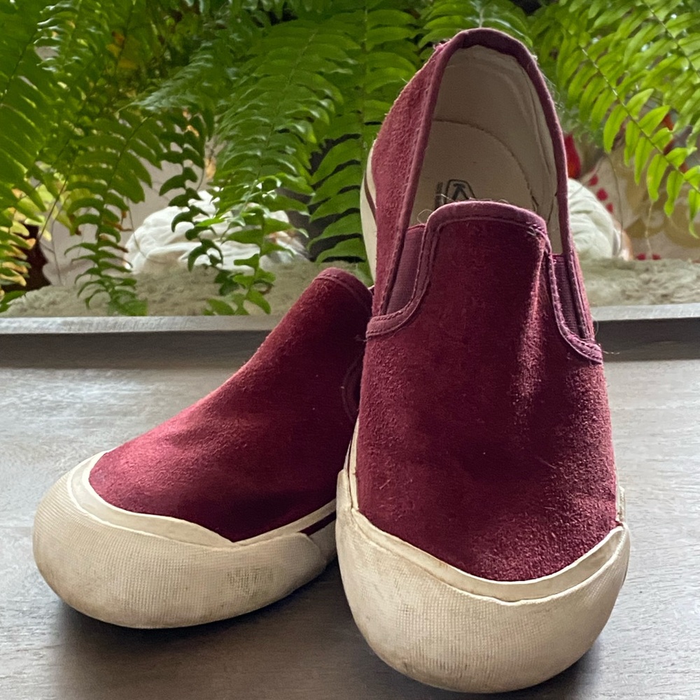 Keen Maroon Canvas Slip-On Shoes